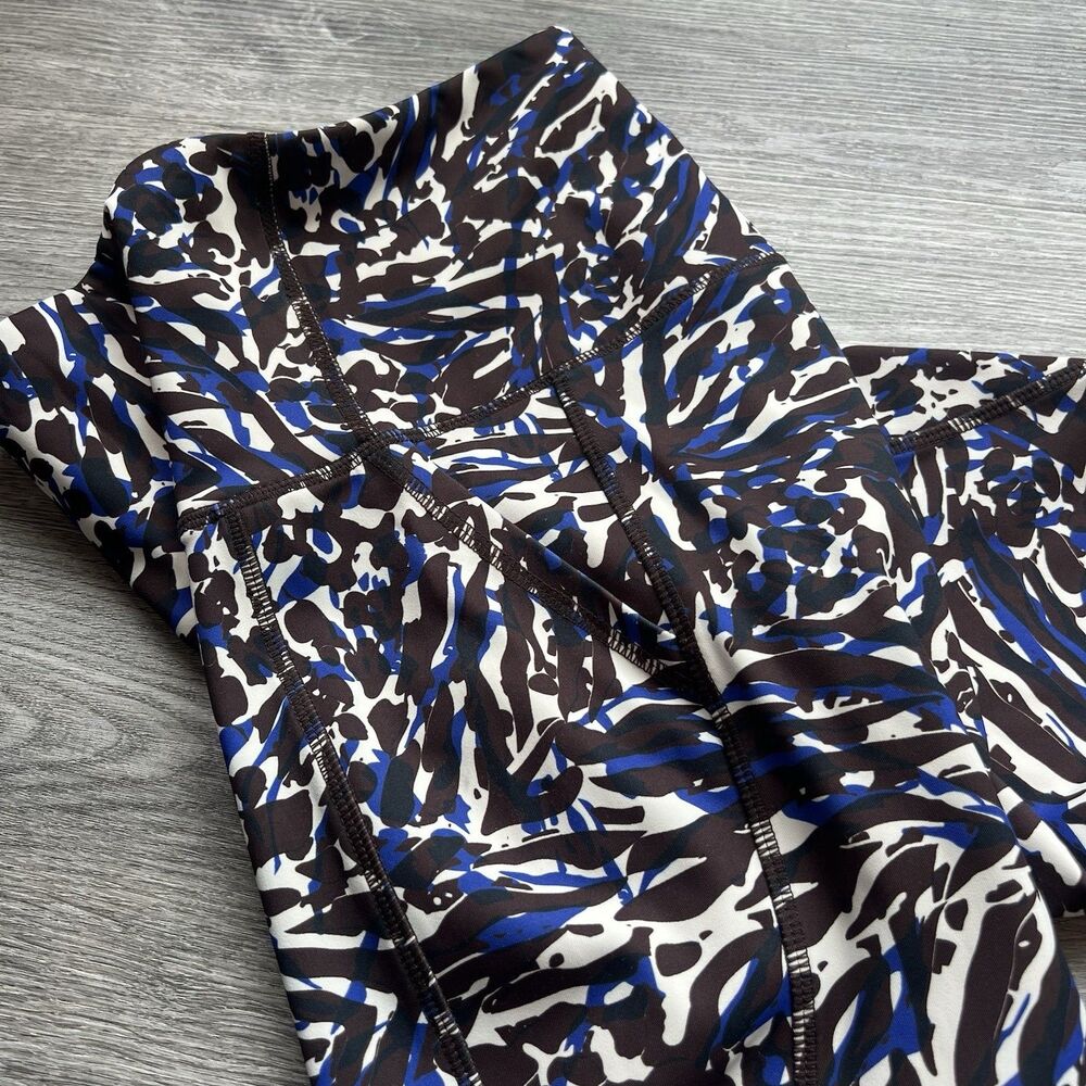 Move Theology Graphic Print Women’s‎ Leggings Scoop Pockets MC2114MI NOWT small - Picture 7 of 7